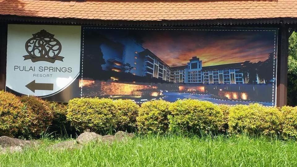 Pulai Spring Resort Kampung Kangkar Pulai Exterior foto